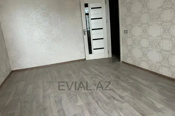 Advertisement - Image 1