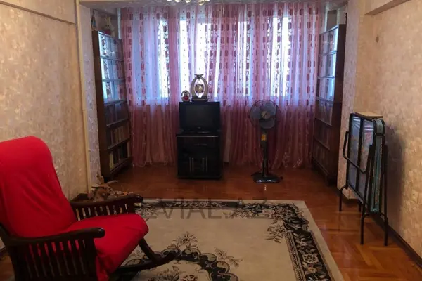 3 otaqlı mənzil Xətai rayonunda, 80 m², köhnə tikili - satılır