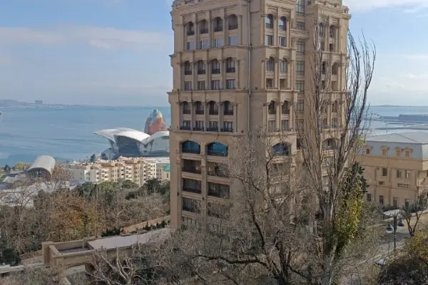 2 otaqlı mənzil Səbail rayonunda, 50 m², köhnə tikili - satılır