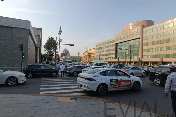 3 otaqlı mənzil Nəsimi rayonunda, 80 m², köhnə tikili - satılır
