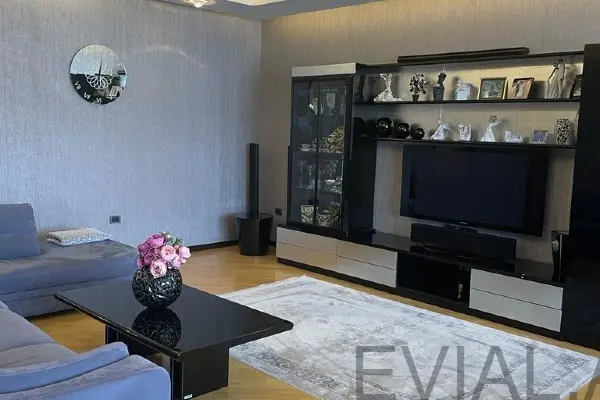 3 otaqlı mənzil Nəsimi rayonunda, 180 m², yeni tikili - satılır