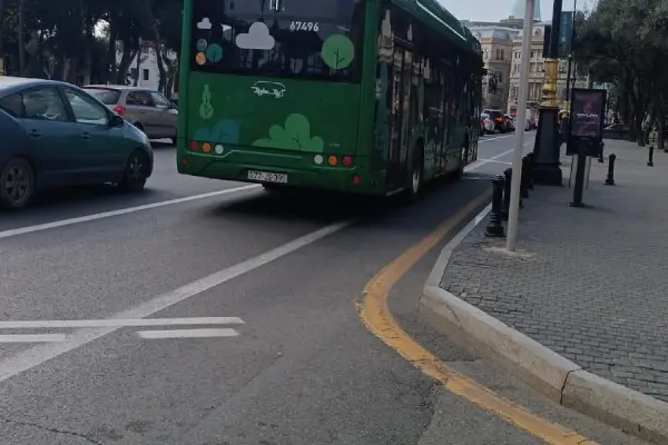 5 otaqlı mənzil Səbail rayonunda, 200 m², köhnə tikili - satılır