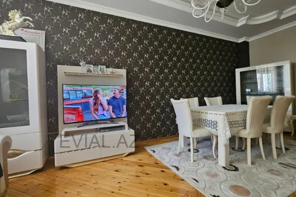 Advertisement - Image 1