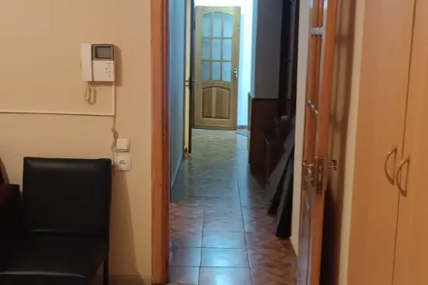 2 otaqlı mənzil Nəsimi rayonunda, 120 m², köhnə tikili - satılır