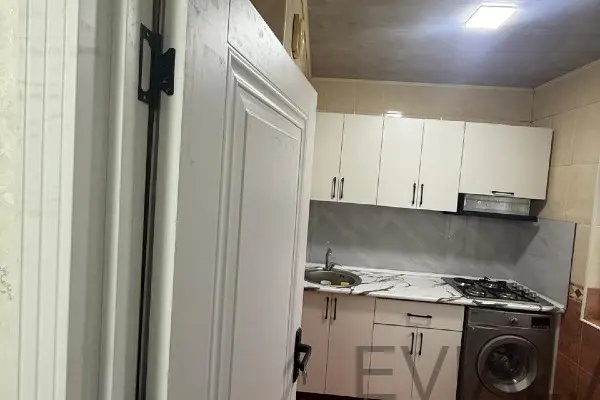3 otaqlı mənzil Binəqədi rayonunda, 70 m², köhnə tikili - satılır