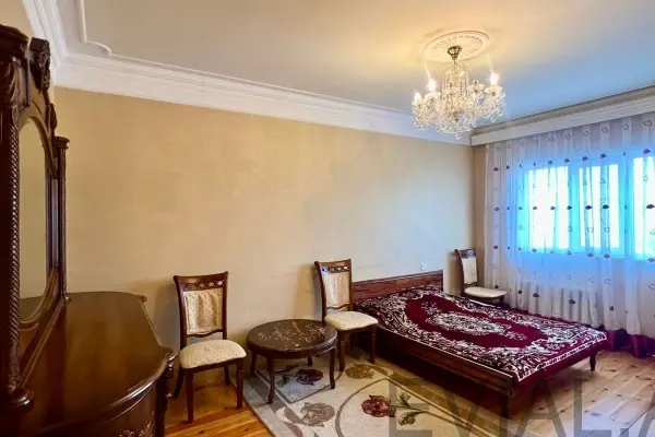 5 otaqlı mənzil Binəqədi rayonunda, 100 m², köhnə tikili - kirayə