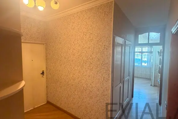 3 otaqlı mənzil Sabunçu rayonunda, 80 m², köhnə tikili - satılır