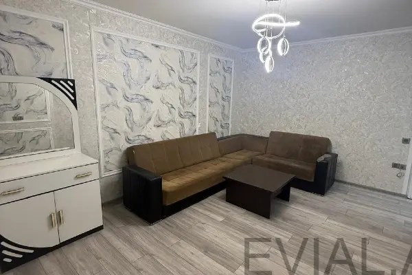 Advertisement - Image 1