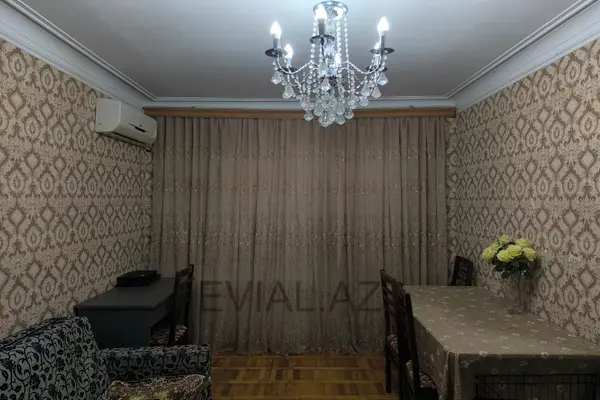 Advertisement - Image 1