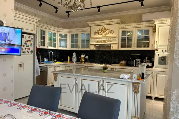 4 otaqlı mənzil Xətai rayonunda, 226 m², yeni tikili - satılır